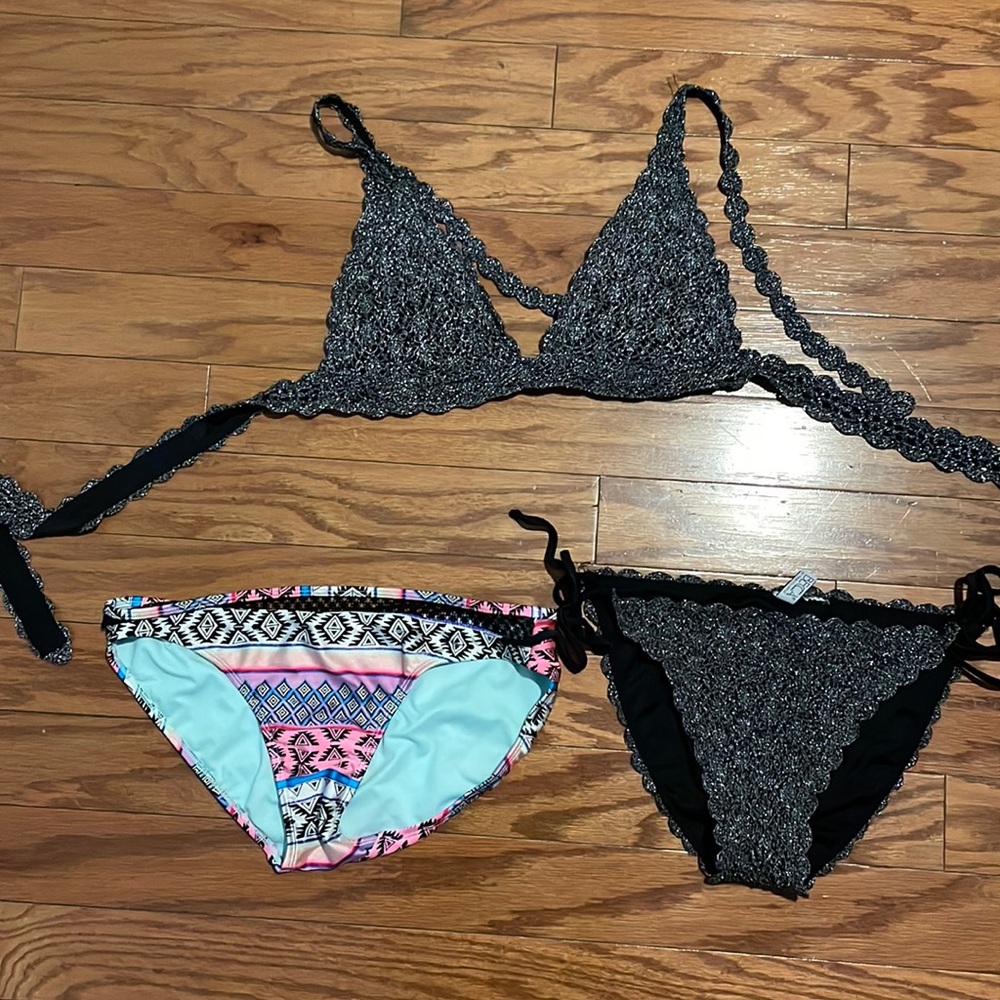 BULK - 1 MEDIUM Top 2 LARGE bottoms